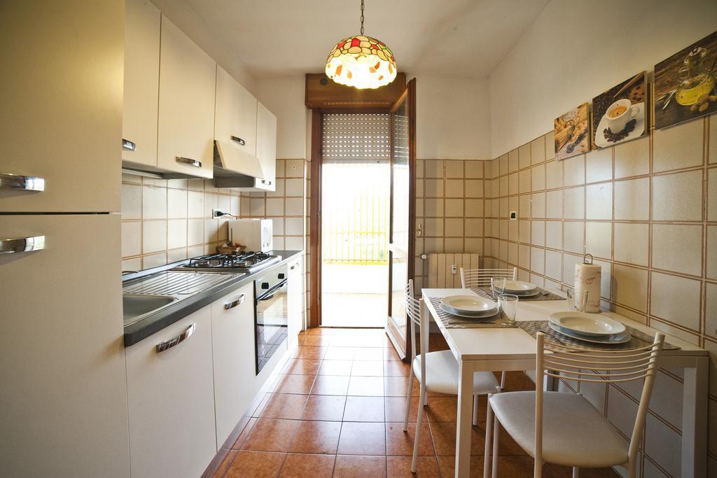 Roman Holidays All'Eur الغرفة الصورة